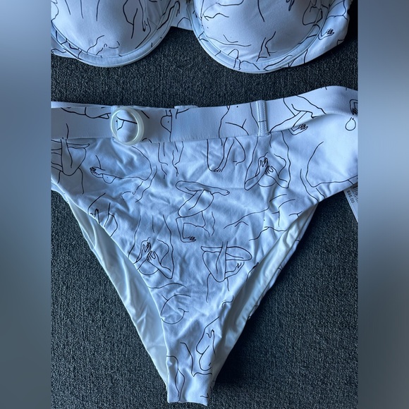 Brand new WeWoreWhat bikini size M - Picture 3 of 4